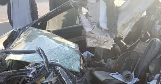 بالأسماء.. مصرع مواطن وإصابة 7 فى تصادم سيارتين على طريق قرية الشغب بإسنا