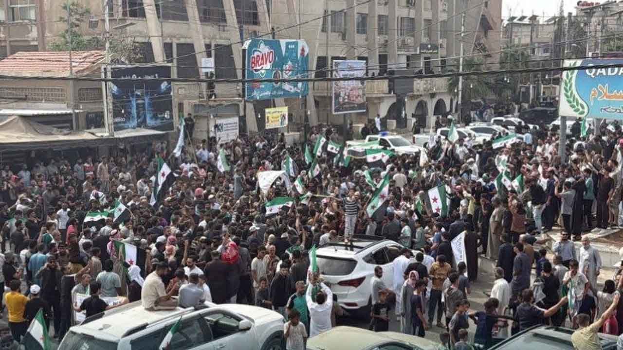 الحسكة.. تتظاهر سلمياً في “جمعة فرض السيادة”.. ويطالب أبناؤها بفرض سيادة الدولة وتفعيل سلطة القانون فيها