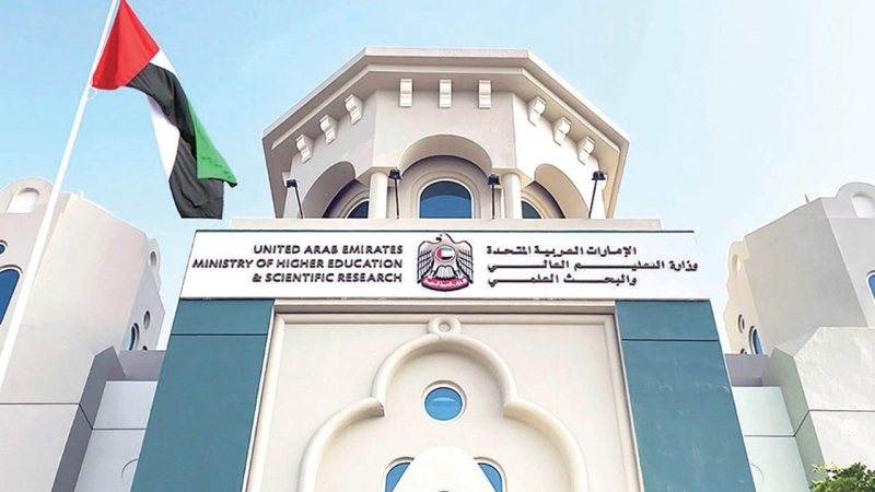 عقود عمل وإقامات شريحة من الخريجين السوريين في الإمارات مهددة بالتوقف .. ومناشدات بتدخل عاجل