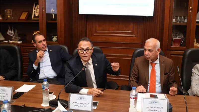 "رجال أعمال إسكندرية" تبحث مع "الجمارك" تقليص زمن الإفراج وتوفير ملياري دولار من خفض التأخير