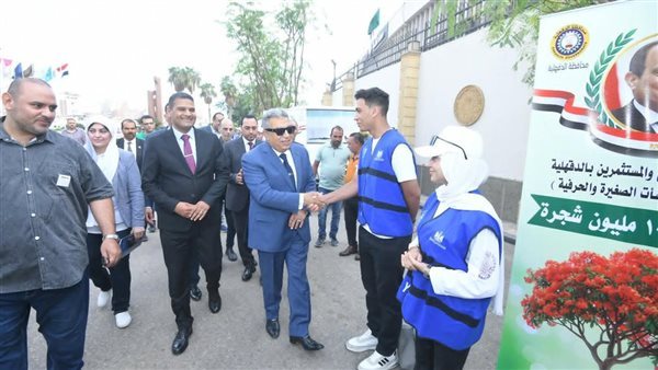 محافظ الدقهلية يتابع تسليم دفعة جديدة من الأشجار ضمن مبادرة "100 مليون شجرة"