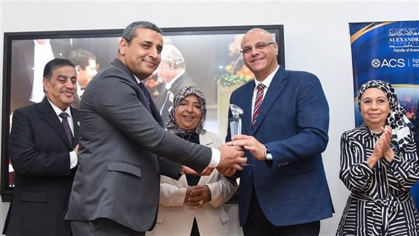 محافظ الإسكندرية يشهد احتفالية «يوم الوفاء لأحمد زويل»