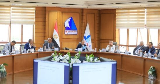 رئيس جامعة كفر الشيخ: تطوير المختبرات والمنشآت لدعم البحث العلمى والابتكار