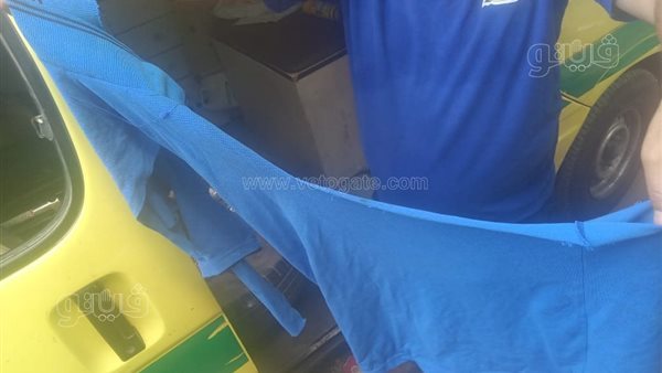 أول صور حصرية لملابس المجني عليه، الطعنات مزقت ملابس الضحية بمسرح جريمة مصر القديمة