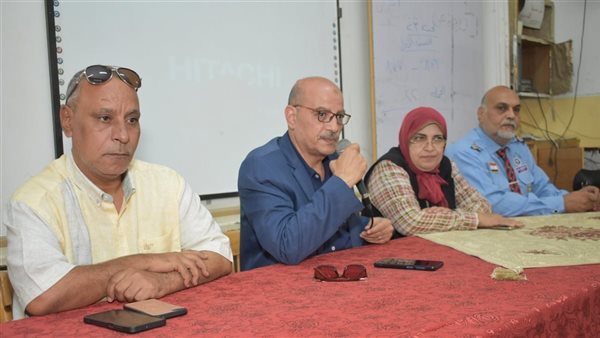 مدير تعليم سوهاج يبحث مع مديري 66 مدرسة تنفيذ خطط الإخلاء والتعامل مع الأزمات والكوارث