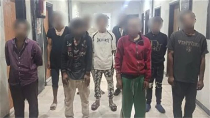خلف مشهد التسول في الجيزة، 10 رجال يستغلون 11 طفلا لاستجداء المارة وبيع السلع