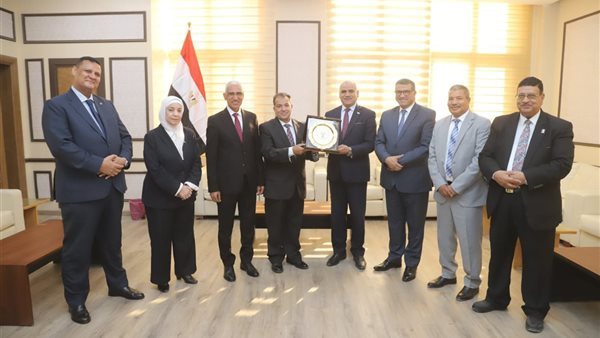 مجلس أمناء جامعة جنوب الوادي الأهلية يناقش تطوير المنظومة التعليمية وتعزيز حوكمة الأداء المالي (صور)