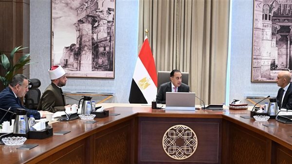 هل تتراجع القيم الاجتماعية أمام السوشيال ميديا؟.. الحكومة تفتح الملف في منتدى مصر 2026