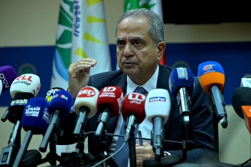 أزمة الطاقة في لبنان تتصاعد.. والوزير يحمل الحكومة مسؤولية الإخفاق