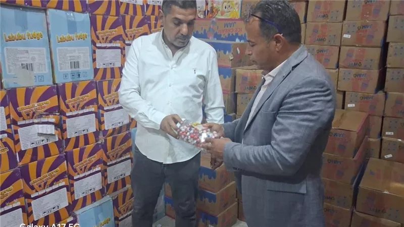 التحفظ على 4 ملايين قطعة حلوى مجهولة المصدر خلال حملة بالإسماعيلية (صور)