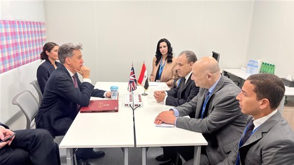 وزير الخارجية ونظيره البريطاني يتفقان على دفع علاقات التعاون بين البلدين