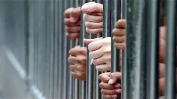 استغلوا "الفيسبوك" للترويج للآيس، إحالة شخصين للمحاكمة بتهمة الاتجار في المخدرات