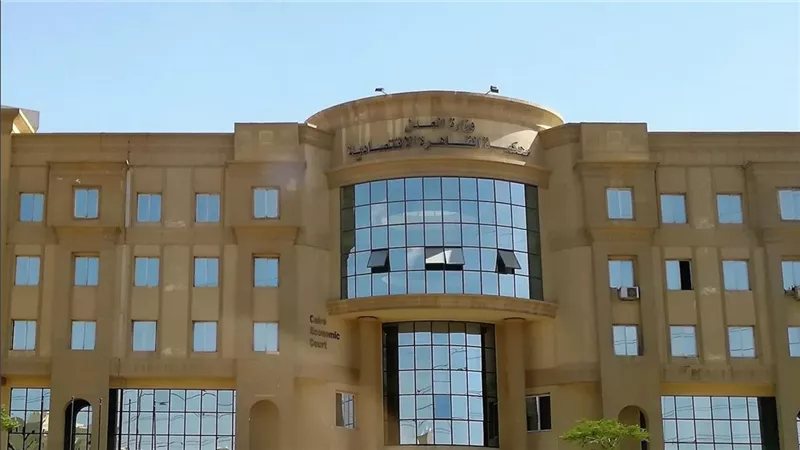 طالبة بالمنيا تتهم شركة محمول بالتقصير في واقعة انتحال شخصيتها والطب الشرعي يحسم موقف التوقيع