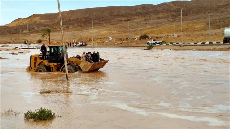 السيول تضرب جنوب سيناء، منشآت الحماية وخزانات حصاد الأمطار تنجح في احتجاز المياه (فيديو)