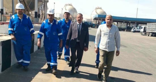 تكثيف الرقابة على مصانع تعبئة البوتاجاز لضمان انتظام الإنتاج والتوزيع بأسيوط