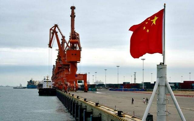 نمو الاقتصاد الصيني بنسبة 4.5% متجاوزاً التوقعات