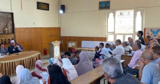 منطقة كفر الشيخ الأزهرية تبحث آليات ضبط سير الدراسة بالمعاهد