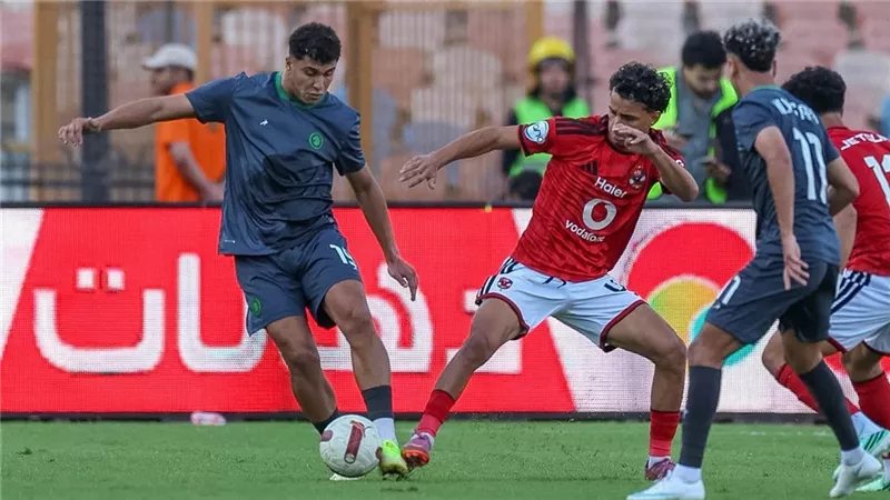الأهلي ينتزع فوزا صعبا من مودرن سبورت في الدوري الممتاز (صور)