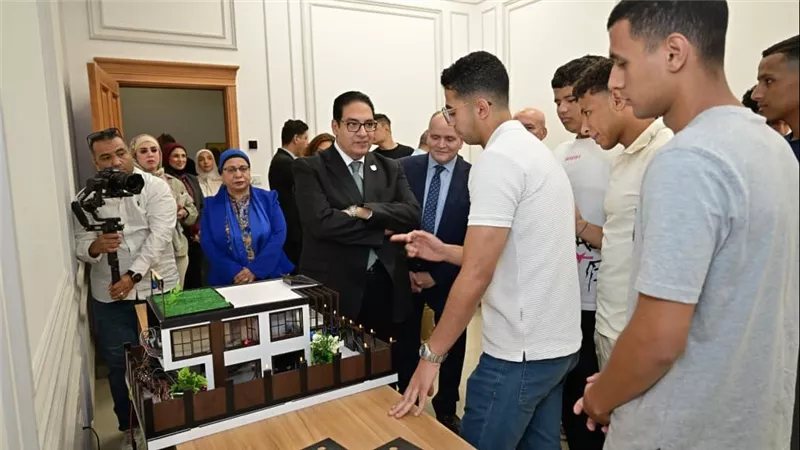 جوائز مالية لأفضل المشروعات الابتكارية، تحرك جديد لدعم إبداعات طلاب جامعة القاهرة الأهلية (صور)