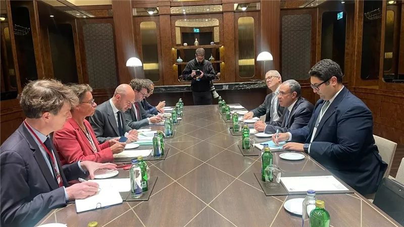 وزير الخارجية يبحث مع نظيره الفرنسى مستجدات الأوضاع الإقليمية والقضايا المشتركة