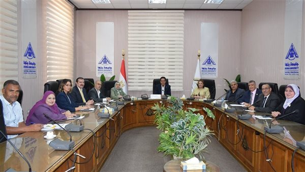 رئيس جامعة بنها يترأس اجتماع مجلس إدارة البرامج المزدوجة مع جامعة "كانتربري"