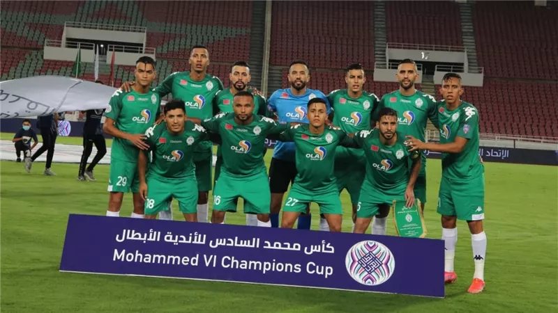 قبل مواجهة الأهلي في الكونفدرالية، مستقبل غامض لمدرب الرجاء المغربي