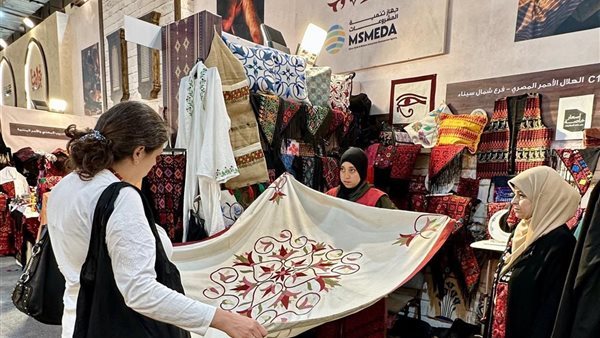 الهلال الأحمر المصري يشارك بإبداعات المرأة السيناوية والحرف الخيامية في معرض «تراثنا»