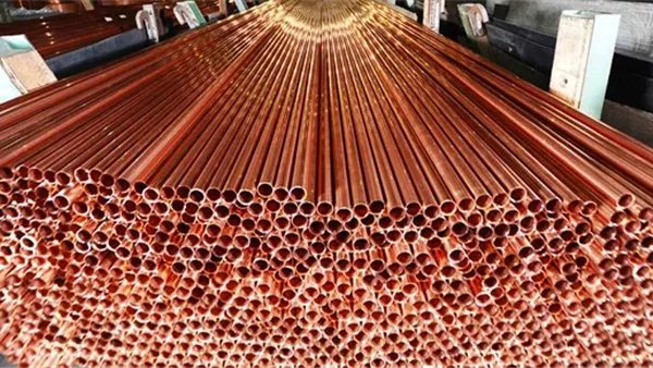 النحاس يقترب من 14.7 ألف دولار للطن وسط تهديدات بإضراب عمال أكبر منجم عالمي