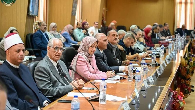 محافظ الشرقية يقيل نائب رئيس منيا القمح ويوجه بتكثيف حملات النظافة ومواجهة التعديات