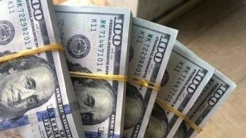 ثبات سعر الدولار مقابل الجنيه اليوم الأحد 4-10-2026