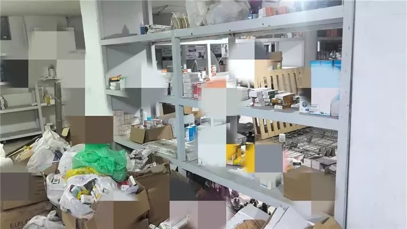 ضبط 17 ألف علبة دواء منتهية الصلاحية داخل شركة توزيع بالإسماعيلية
