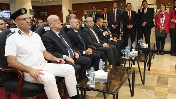 وزير الطيران: تجارب الطوارئ وسيلة أساسية للتحقق من كفاءة خطط وإجراءات التعامل مع المواقف الاستثنائية