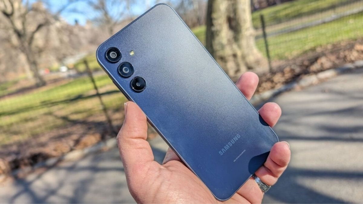 هاتف سامسونج Galaxy A15 يتلقى التحديث التجريبي الثالث لنظام أندرويد 17