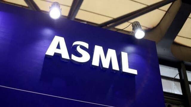 "ASML" ترتفع عقب رفع التوقعات لـ2026 وخطط توسيع القدرة الإنتاجية
