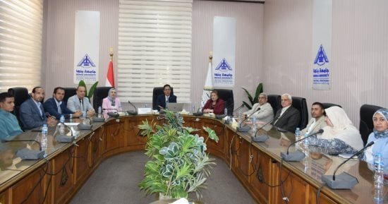 رئيس جامعة بنها يقود فريقًا بحثيًا لإنشاء مختبر مصرى صينى للزراعة الذكية